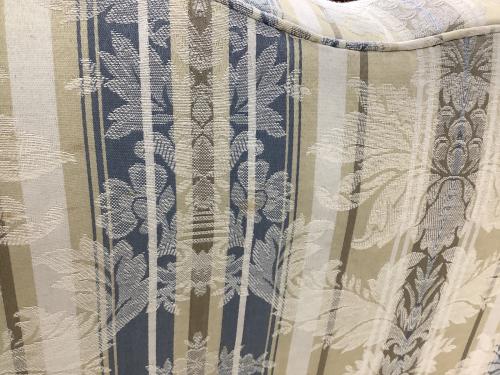 Thomasville (トーマスビル) 2人掛けソファー ホワイト×ブルー