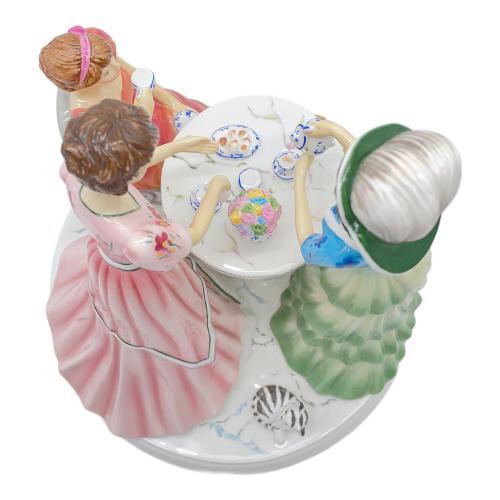 English Ladies Co (イングリッシュ レディース カンパニー) フュギュリン TIME FOR TEA