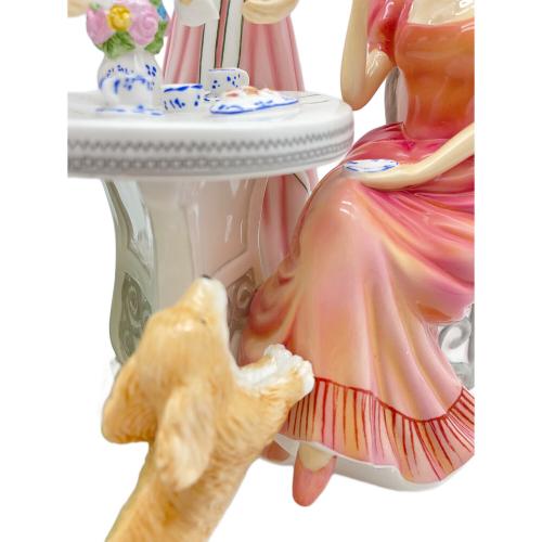 English Ladies Co (イングリッシュ レディース カンパニー) フュギュリン TIME FOR TEA