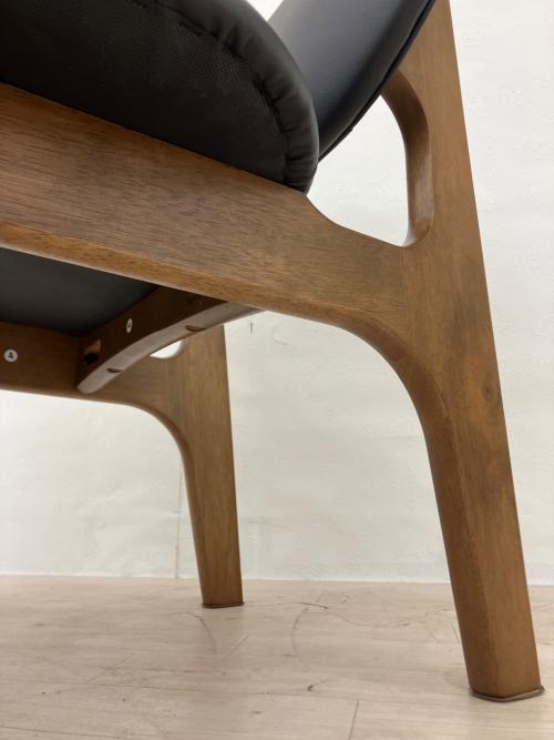 ニトリ ダイニングチェアー ブラウン×ブラック リラックス