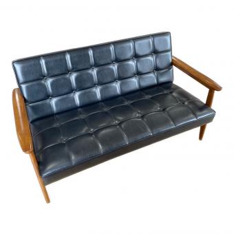 カリモク60 (カリモクロクマル) 2人掛けソファー W36143 幅:約133㎝ スタンダードブラック Kチェア