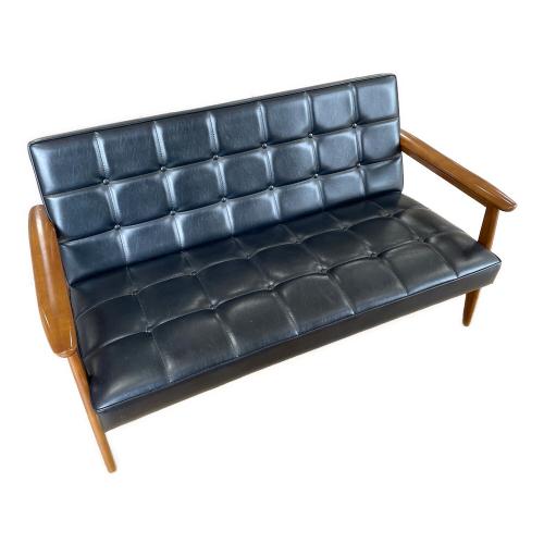 カリモク60 (カリモクロクマル) 2人掛けソファー W36143 幅:約133㎝ スタンダードブラック Kチェア