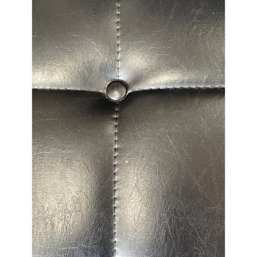 カリモク60 (カリモクロクマル) 2人掛けソファー W36143 幅:約133㎝ スタンダードブラック Kチェア