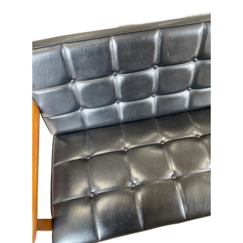 カリモク60 (カリモクロクマル) 2人掛けソファー W36143 幅:約133㎝ スタンダードブラック Kチェア