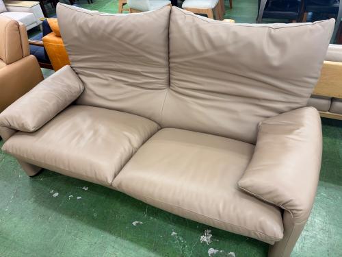 CASSINA (カッシーナ) 2.5人掛けソファ ブラウン MARALUNGA