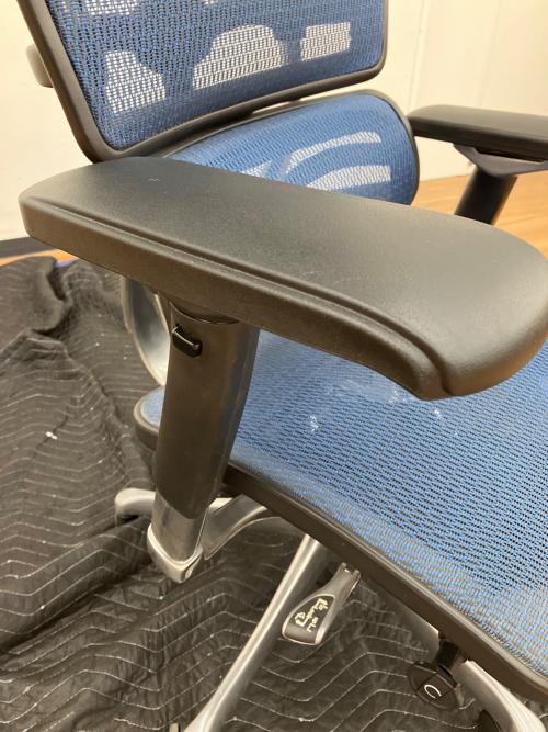 Ergohuman (エルゴヒューマン) ワークチェアー 関家具取扱い　左肘掛け別シリーズ使用