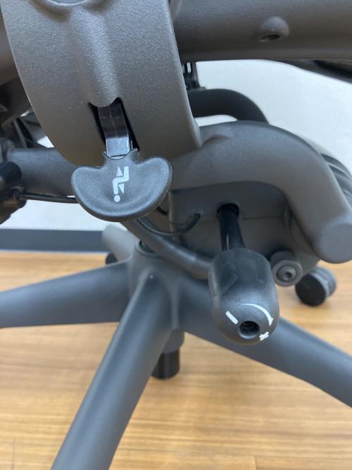 Herman Miller (ハーマンミラー) ワークチェアー Bサイズ ポスチャーフィット フル装備 アーロンチェア
