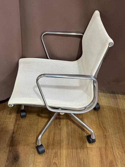 Herman Miller (ハーマンミラー) ワークチェアー アイボリー アルミナムチェア