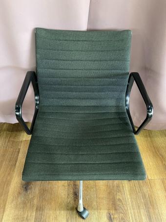 Herman Miller (ハーマンミラー) ワークチェアー ブラック アルミナムチェア