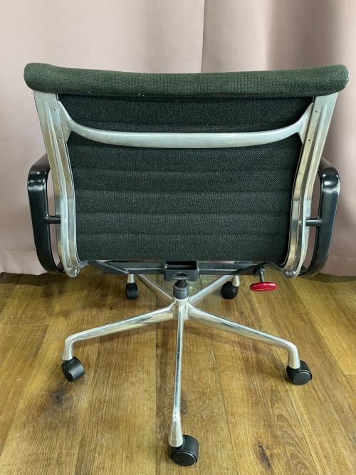 Herman Miller (ハーマンミラー) ワークチェアー ブラック アルミナムチェア