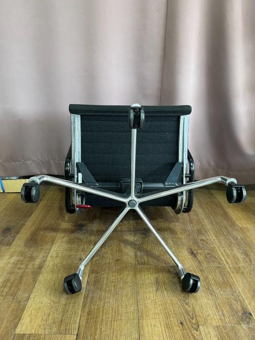 Herman Miller (ハーマンミラー) ワークチェアー ブラック アルミナムチェア