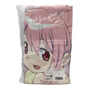 カーテン魂　劇場版魔法少女まどか☆マギカ 叛逆の物語 描き下ろしカーテン（まどか＆ほむら） 横幅180cm×高さ178cm ※遮光あり