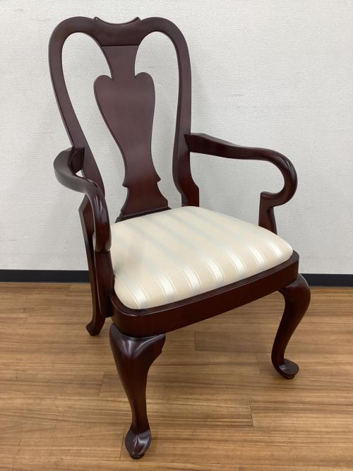 IDC大塚家具 (アイディーシーオオツカカグ) ダイニングチェアー QUEEN ANNE 3 ARM CHAIR(M)