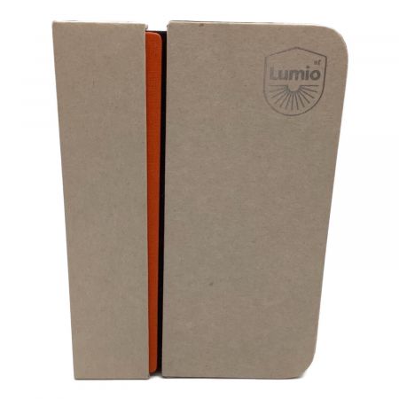 Lumio (ルミオエスエフ) Lito Mini ブックランプ  デザイナー：Max Gunawan LED ケーブル付 50Hz／60Hz