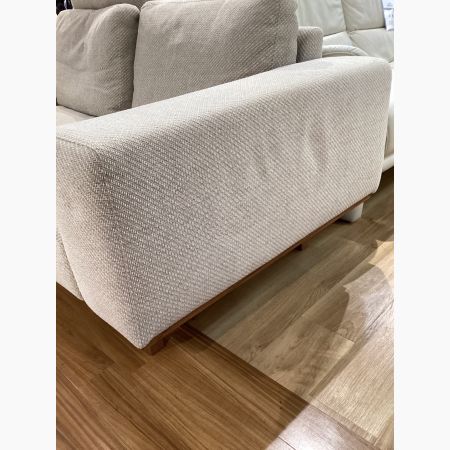 T6058☆展示品☆karimokuカリモク☆本革2P＆オットマン☆ヘッドレスト T6058☆展示品☆karimokuカリモク☆本革2P＆オットマン☆ヘッドレスト