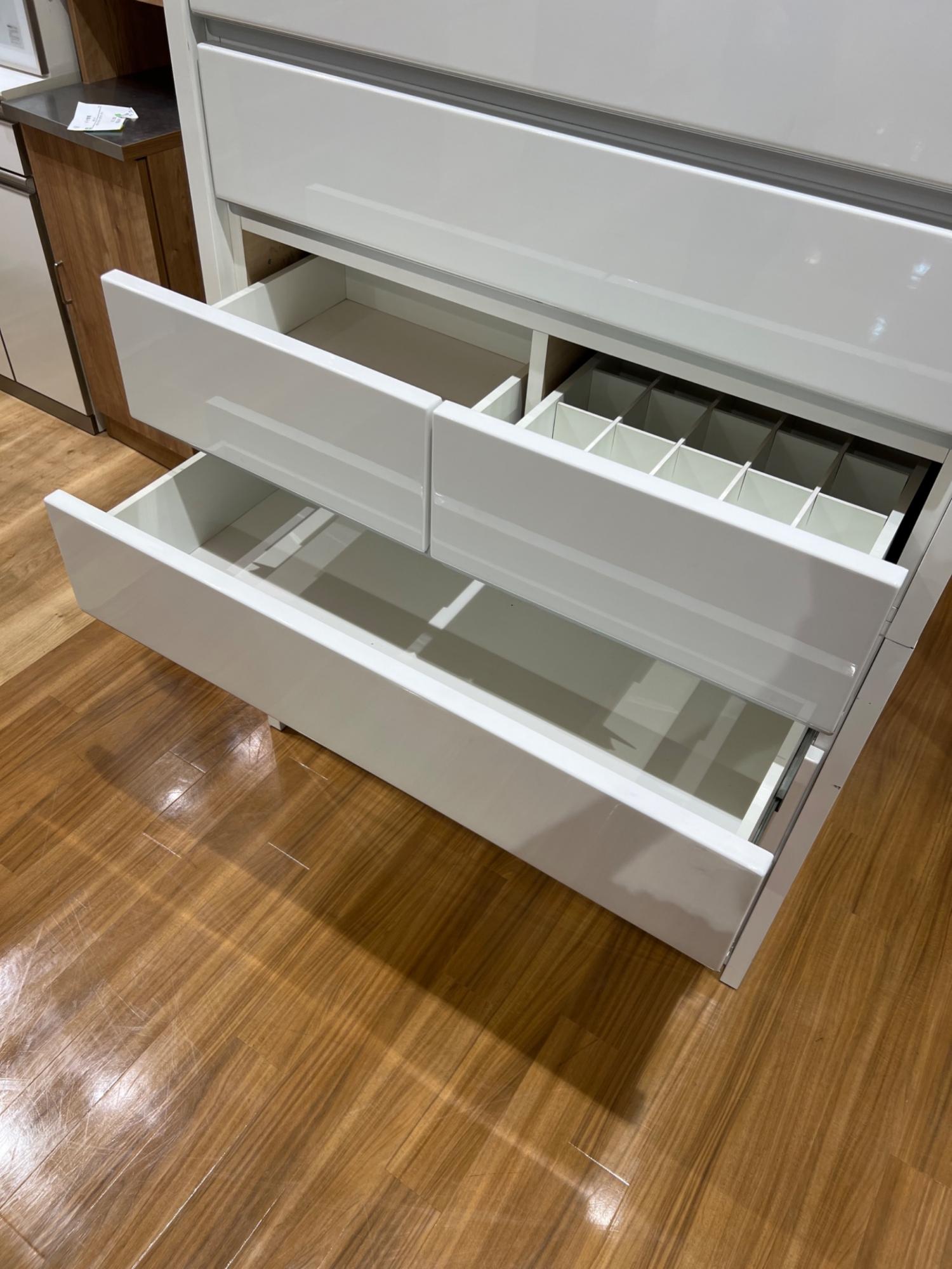 シギヤマ家具 6段ワイドチェスト モノトン木目調UV塗装 高級艶仕上げ シギヤマ家具 6段ワイドチェスト モノトン木目調UV塗装 高級艶仕上げ