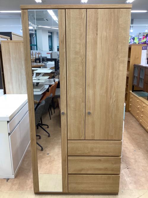 ニトリ ミラー扉ワードローブ ナチュラル クエス