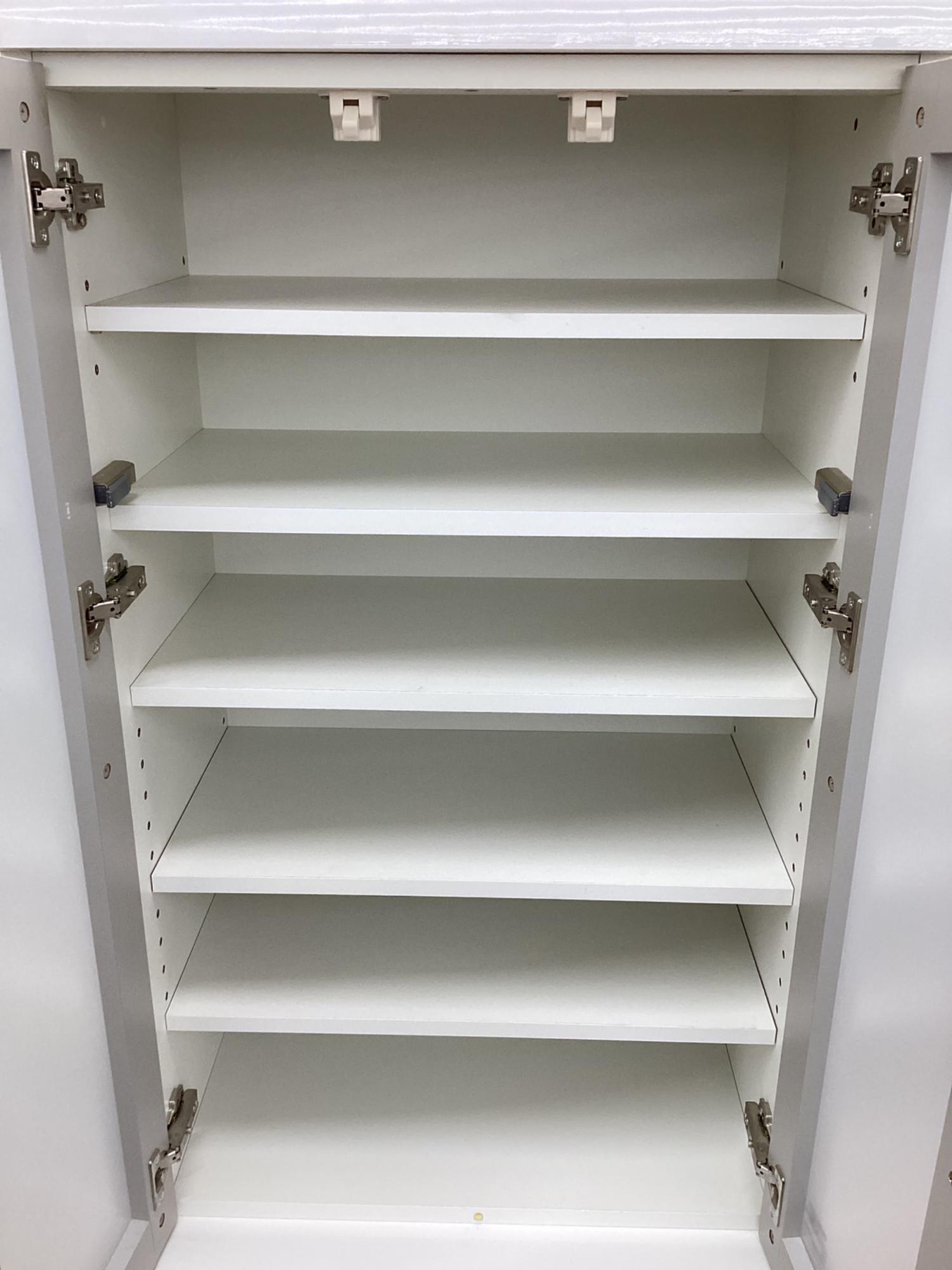 2枚扉カップボード ホワイト ※下段棚ダボ後付 【トレファク上尾店】 2枚扉カップボード ホワイト ※下段棚ダボ後付 【トレファク上尾店】