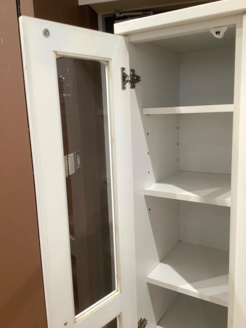 本棚 ホワイト 4枚扉 幅90×高さ180×奥行40