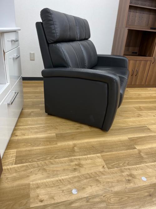 ニトリ 2人掛けソファー ブラック 半革