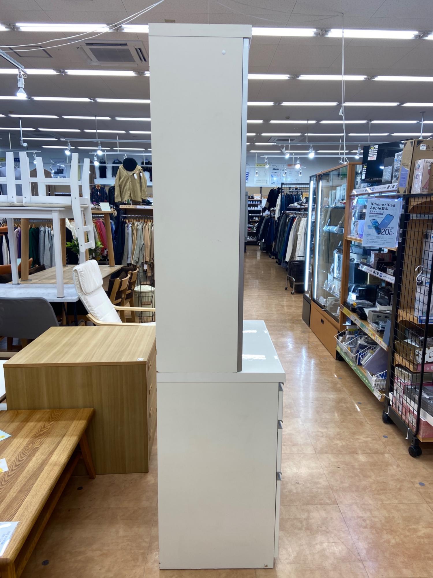 Pamouna (パモウナ) 2枚扉食器棚 ホワイトシルバー ソフトクローズ Pamouna (パモウナ) 2枚扉食器棚 ホワイト×シルバー ソフトクローズ