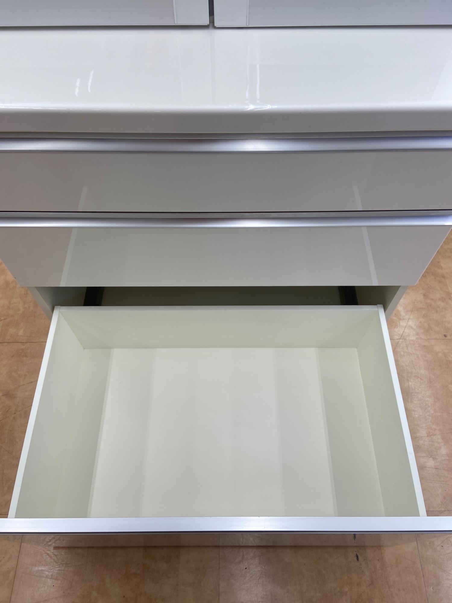 Pamouna (パモウナ) 2枚扉食器棚 ホワイト×シルバー ソフトクローズ