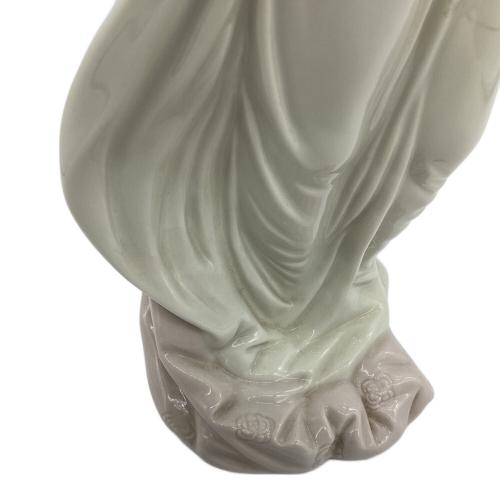 LLADRO (リヤドロ) フィギュリン 6576 秋のロマンス