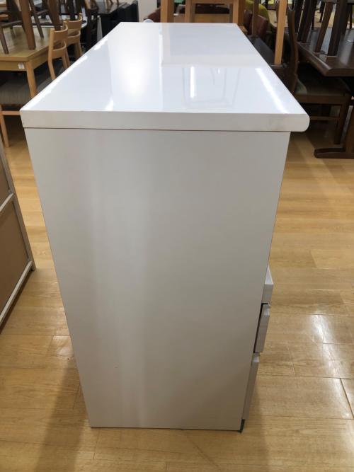 ニトリ キッチンカウンター ホワイト×ベージュ 2枚扉