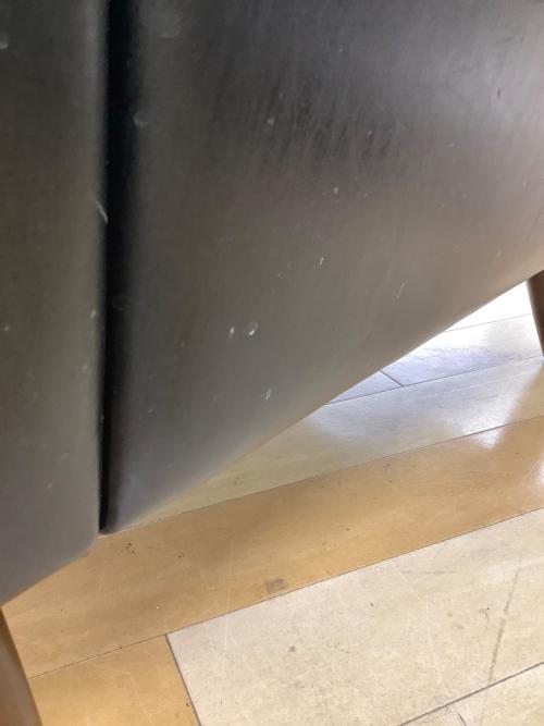 カリモク60 (カリモクロクマル) ロビーチェア ブラック