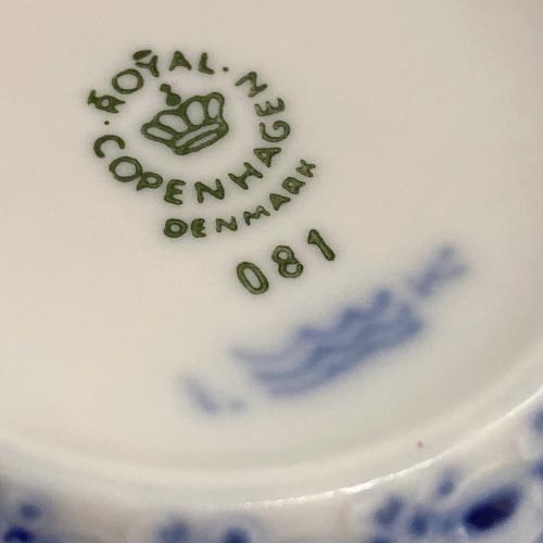 ROYAL COPENHAGEN (ロイヤル・コペンハーゲン) ティーカップ&ソーサー ブルーフルーテッド・フルレース