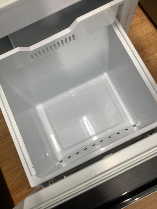Hisense (ハイセンス) 2ドア冷蔵庫 HR-D15F 2024年製 162L