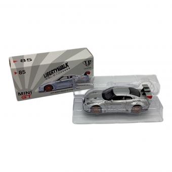 MINI GT (ミニジーティー) ダイキャストカー LB★WORKS Nissan GT-R R35 タイプ1 リアウィング バージョン1 マジックパール