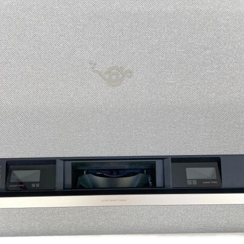 Aladdin X (アラジン エックス) 超短焦点プロジェクター 専用スタンド付 Aladdin Marca XM03F 壁から24cmで100インチの大画面 Youtube/NETFLIX他対応 無線LAN内蔵 800B512B6A9D