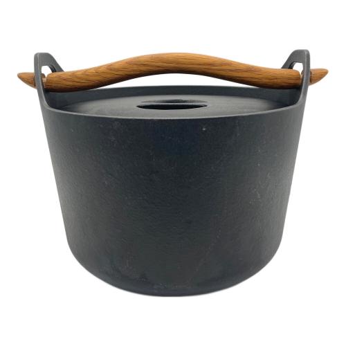 iittala (イッタラ) サルパネヴァ キャセロール