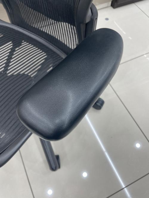 Herman Miller (ハーマンミラー) アーロンチェア ブラック