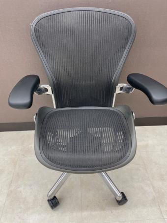 Herman Miller (ハーマンミラー) オフィスチェア ブラック クラシックモデル グラファイトベース ポスチャーフィット 253