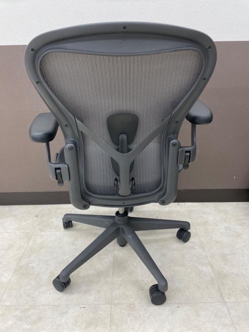 Herman Miller (ハーマンミラー) アーロンチェア グレー ポスチャーフィットフル装備 1人掛け AER1B23DW-004 グラファイトベース リマスタード/Bサイズ/ポスチャートフィット