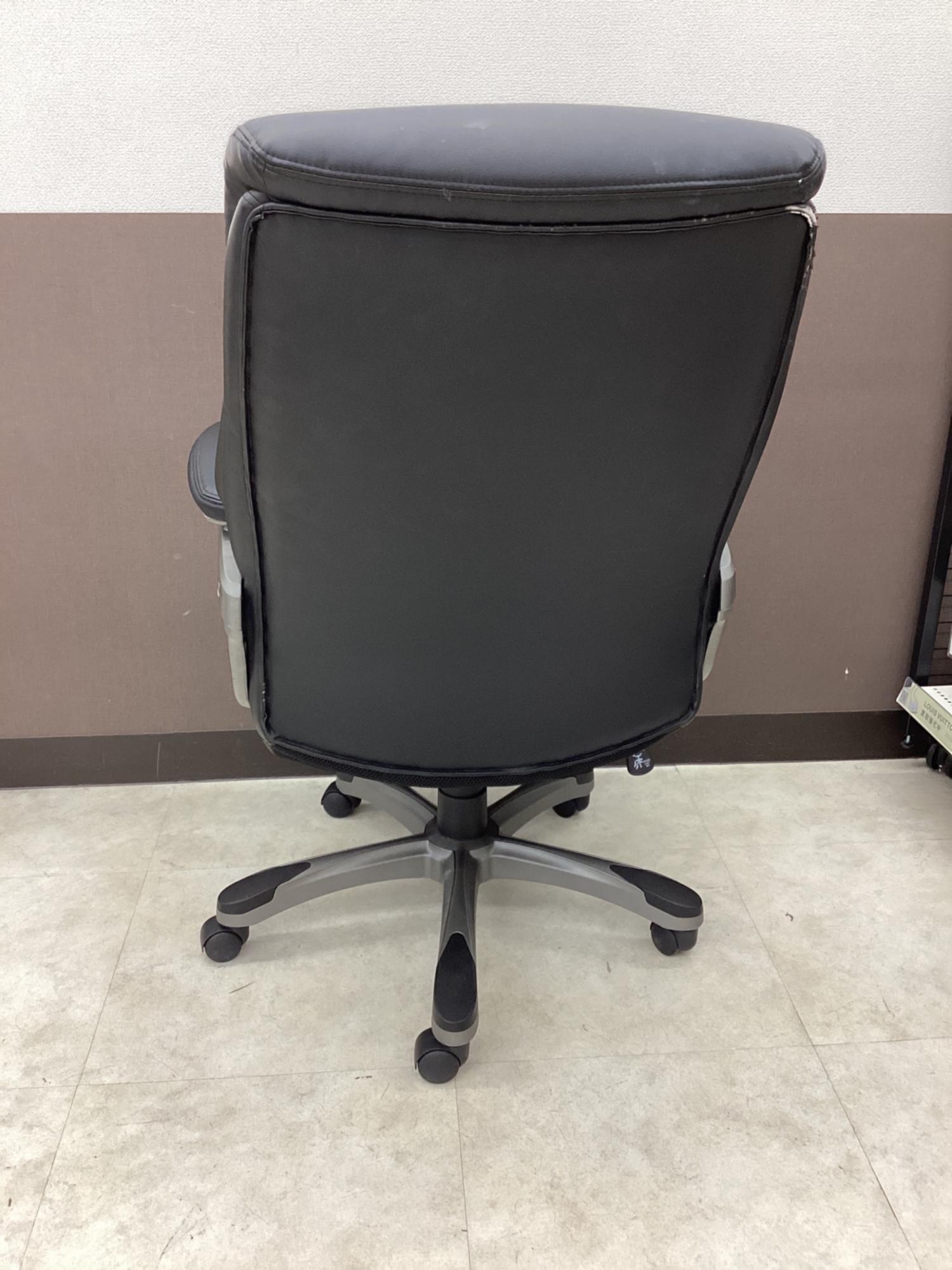 【美品】ニトリ レザー調 ラウンジチェア（1人掛け）ブラック／木製フレーム 美品】ニトリ レザー調 ラウンジチェア（1人掛け）ブラック