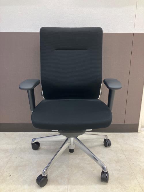 オカムラ オフィスチェア ブラック コーラル