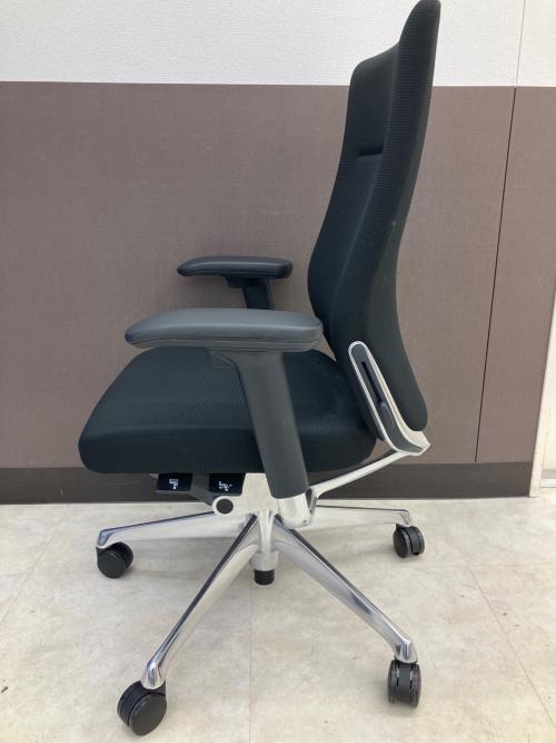 オカムラ オフィスチェア ブラック コーラル