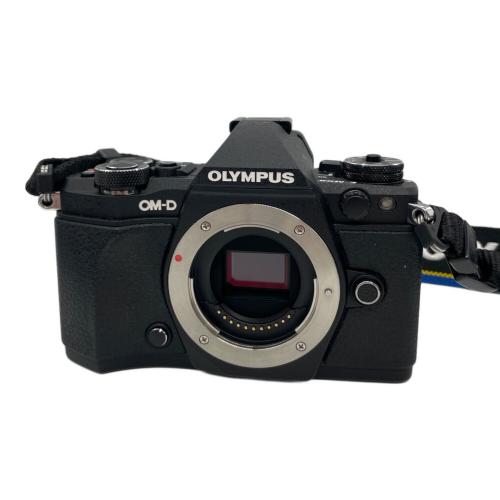 OLYMPUS (オリンパス) デジタル一眼レフカメラ E-M5Ⅱ ケース付