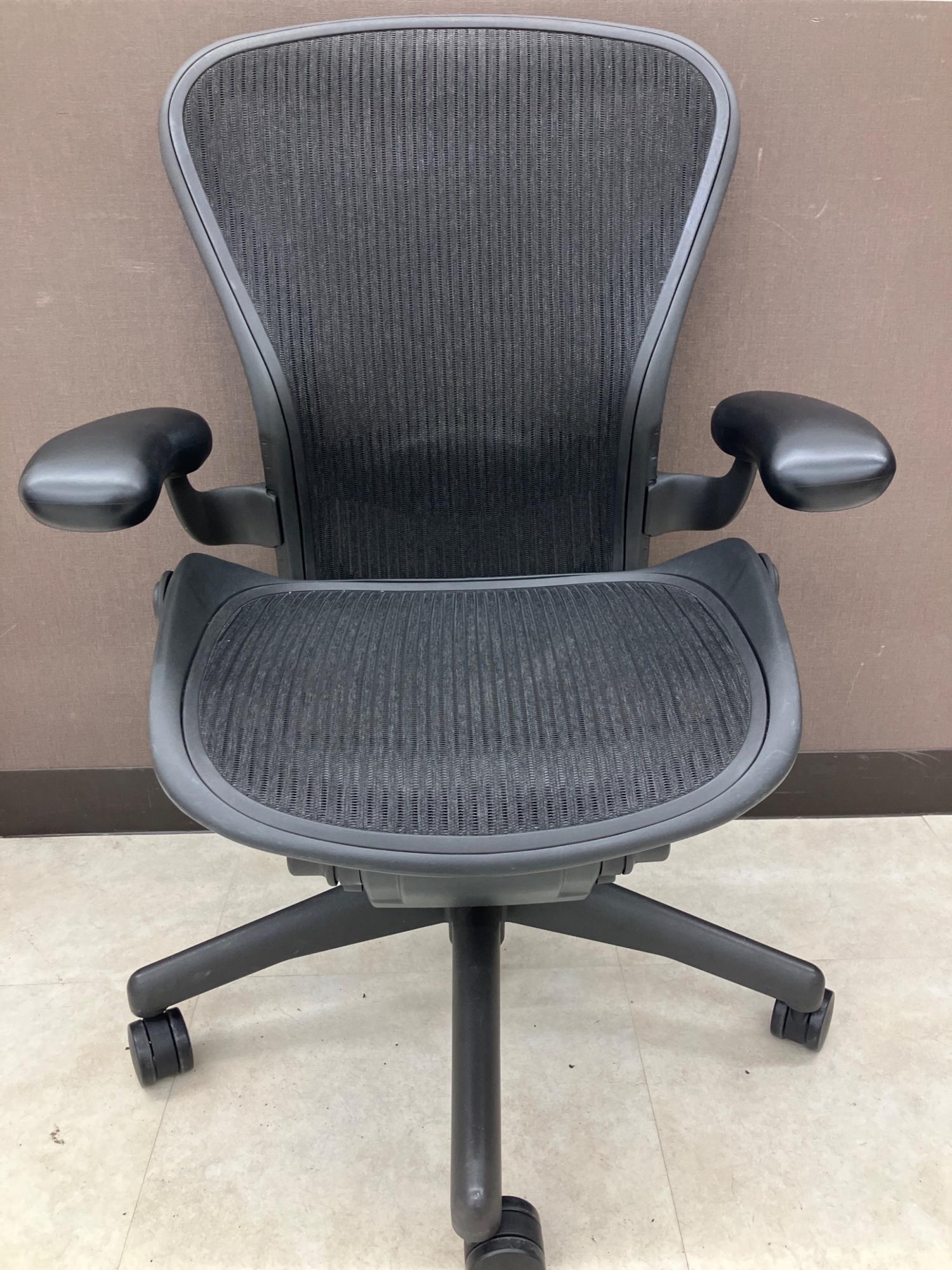 Herman Miller (ハーマンミラー) アーロンチェア AE111PWB ブラック