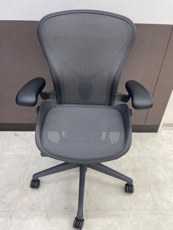 Herman Miller (ハーマンミラー) アーロンチェア リマスタードモデル  ライト、グラファイトベース 97 ブラック