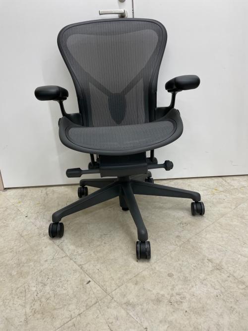 Herman Miller (ハーマンミラー) アーロンチェア リマスタードモデル  ライト、グラファイトベース 97 ブラック