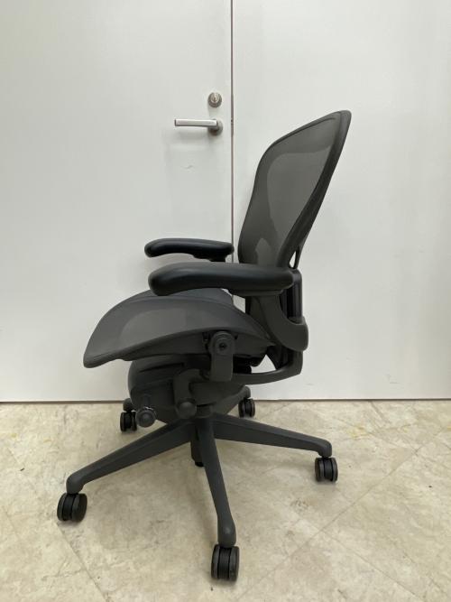 Herman Miller (ハーマンミラー) アーロンチェア リマスタードモデル  ライト、グラファイトベース 97 ブラック