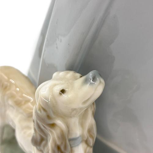 LLADRO(2級品） フィギュリン 刻印削れ（2級品）【ショールの貴婦人】ドッグリード欠損・傘破損・ひび割れ