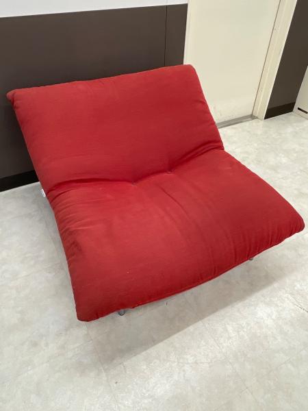 ligne roset (リーンロゼ) 1人掛けソファー オットマン付き @ レッド