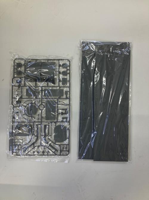 プラモデル 日本海軍 空母 赤城号艦橋 w/飛行甲板 + 九七式艦上攻撃機 1/35スケール 未塗装組立キット