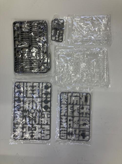 プラモデル 日本海軍 空母 赤城号艦橋 w/飛行甲板 + 九七式艦上攻撃機 1/35スケール 未塗装組立キット