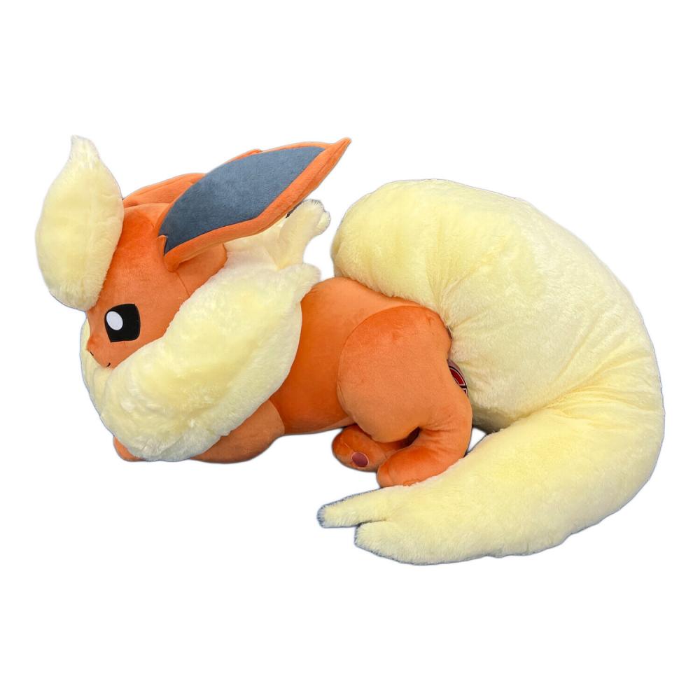 Pokemon Center(ポケモンセンター) 等身大ブースター 寝そべり